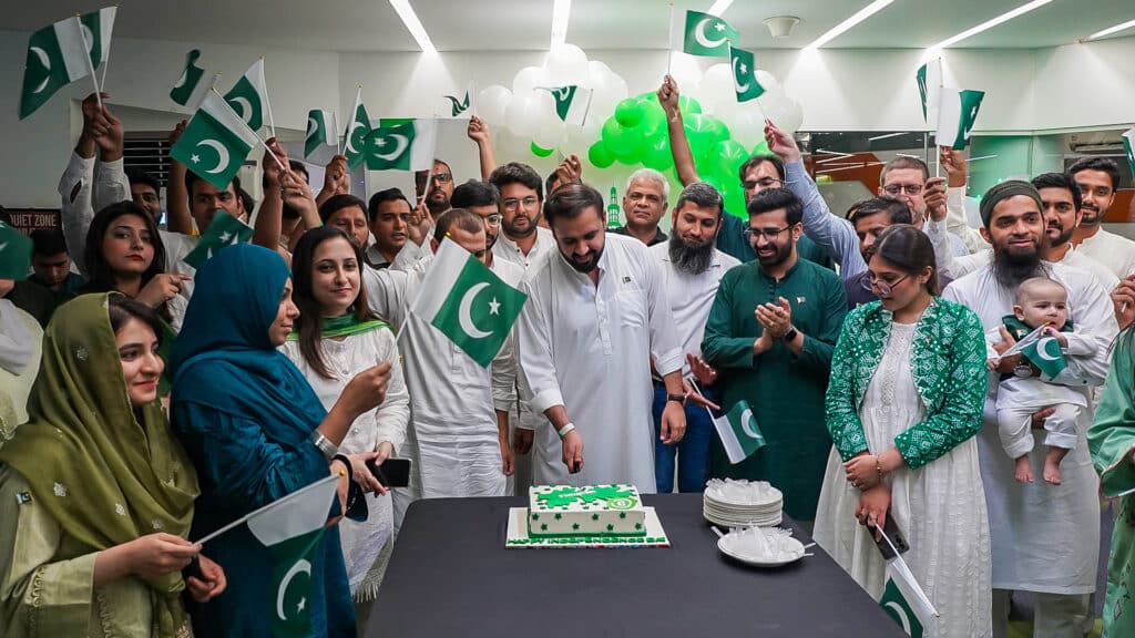 confiz-celebrates-pakistans-76th-independence-day
